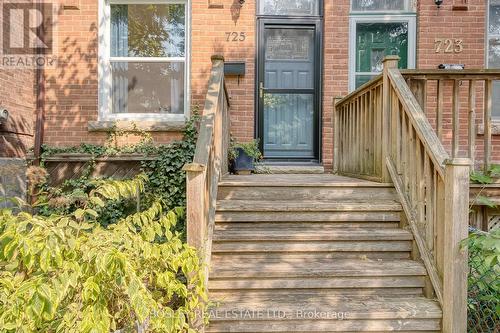 725 Manning Avenue, Toronto, ON - Outdoor