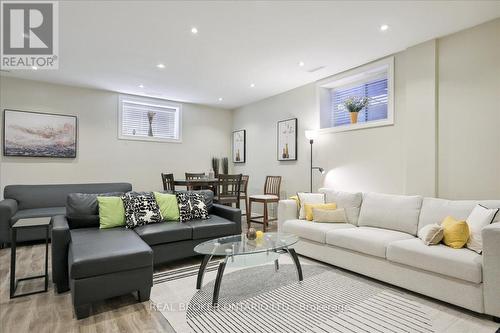 290 Gamma Street, Toronto, ON - Indoor Photo Showing Living Room