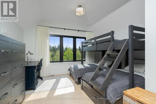 9275 Wellington Rd 50, Erin, ON - Indoor Photo Showing Bedroom