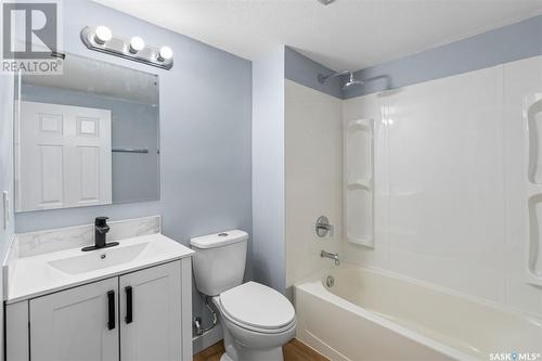 30 Chandler Place, Saskatoon, SK - Indoor Photo Showing Bathroom