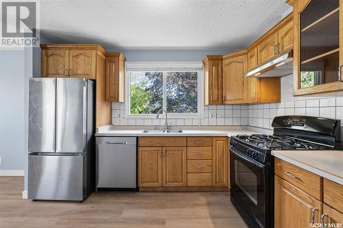 30 Chandler Place, Saskatoon, SK - Indoor Photo Showing Kitchen With Double Sink