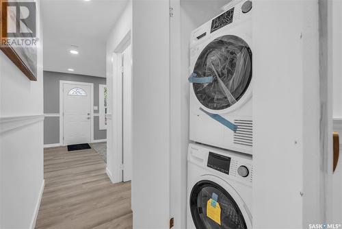 1516 H Avenue N, Saskatoon, SK - Indoor Photo Showing Laundry Room