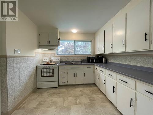 40 Hamilton Street, Gander, NL - Indoor Photo Showing Kitchen With Double Sink