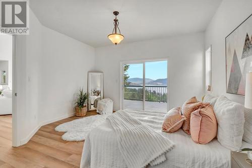 10541 Westshore Road, Vernon, BC - Indoor Photo Showing Bedroom