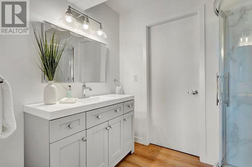 10541 Westshore Road, Vernon, BC - Indoor Photo Showing Bathroom