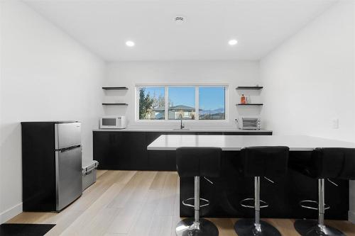 208 Skyland Drive, Kelowna, BC - Indoor