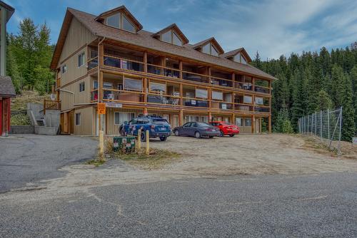 301-161 Clearview Crescent, Penticton, BC - Outdoor