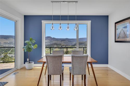 121 Upper Canyon Drive, Kelowna, BC - Indoor Photo Showing Dining Room