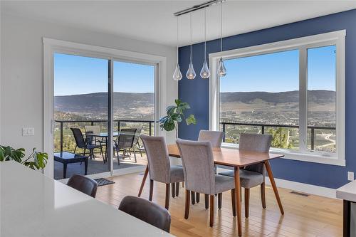 121 Upper Canyon Drive, Kelowna, BC - Indoor Photo Showing Dining Room