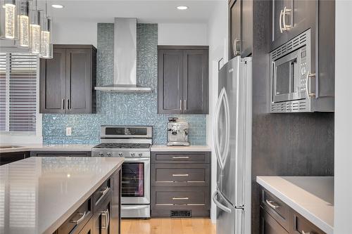 121 Upper Canyon Drive, Kelowna, BC - Indoor Photo Showing Kitchen With Upgraded Kitchen