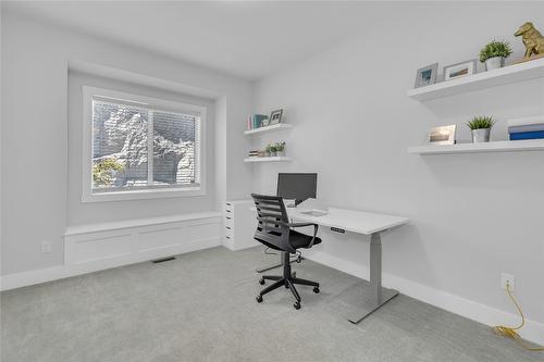 121 Upper Canyon Drive, Kelowna, BC - Indoor Photo Showing Office