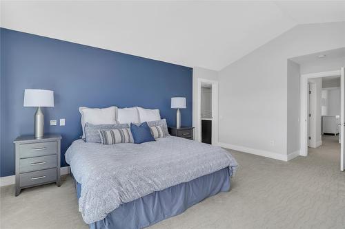 121 Upper Canyon Drive, Kelowna, BC - Indoor Photo Showing Bedroom