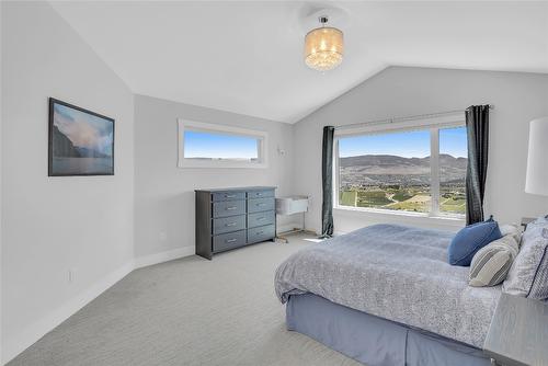 121 Upper Canyon Drive, Kelowna, BC - Indoor Photo Showing Bedroom