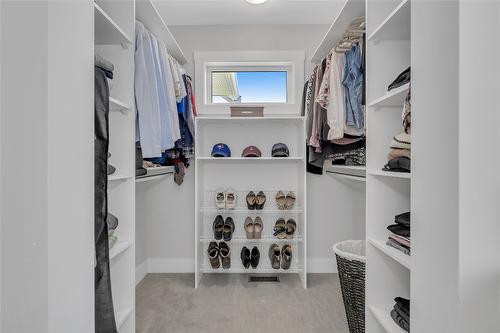 121 Upper Canyon Drive, Kelowna, BC - Indoor With Storage