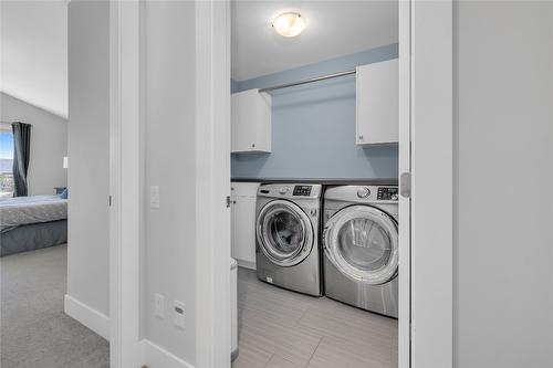 121 Upper Canyon Drive, Kelowna, BC - Indoor Photo Showing Laundry Room