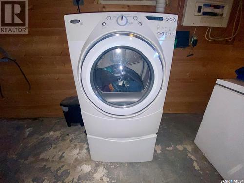 318 Centre Street, Kyle, SK - Indoor Photo Showing Laundry Room