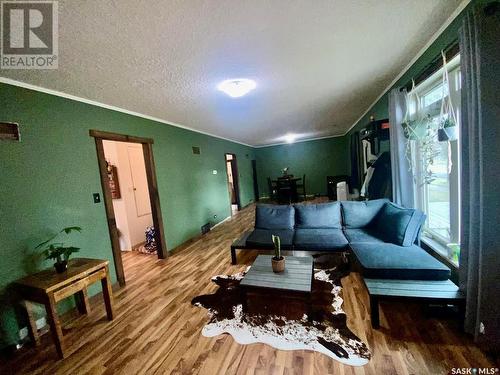 318 Centre Street, Kyle, SK - Indoor Photo Showing Living Room