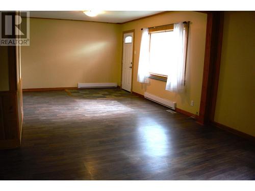 4953 Stevens Avenue, Canal Flats, BC - Indoor Photo Showing Other Room