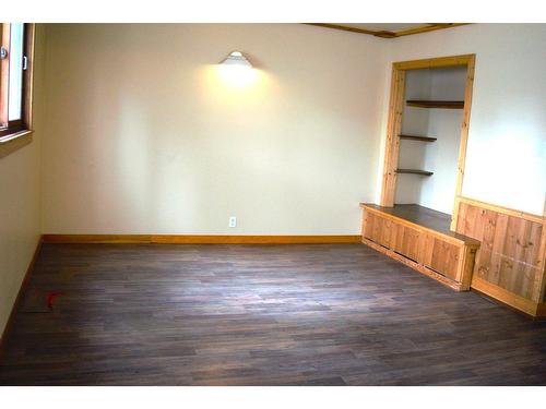 4953 Stevens Avenue, Canal Flats, BC - Indoor Photo Showing Other Room