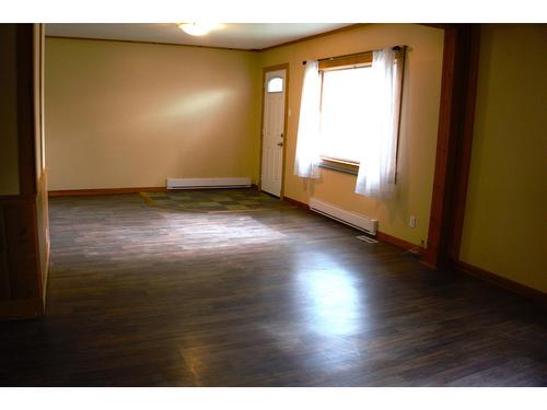 4953 Stevens Avenue, Canal Flats, BC - Indoor Photo Showing Other Room