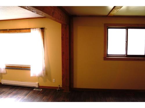 4953 Stevens Avenue, Canal Flats, BC - Indoor Photo Showing Other Room