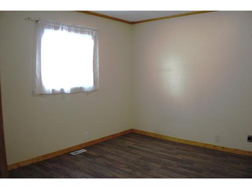 4953 Stevens Avenue, Canal Flats, BC - Indoor Photo Showing Other Room