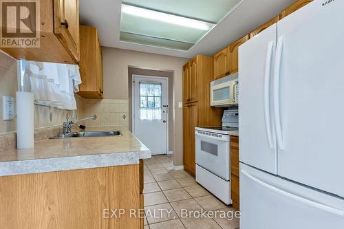 853 Fairview Avenue, Pickering, ON - Indoor Photo Showing Kitchen