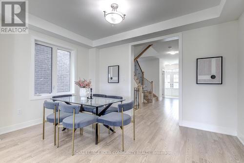 33 Kenneth Rogers Crescent, East Gwillimbury, ON - Indoor Photo Showing Dining Room