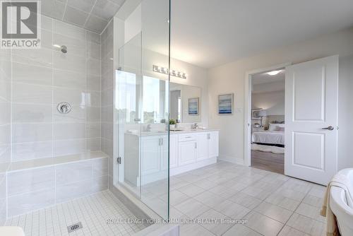 33 Kenneth Rogers Crescent, East Gwillimbury, ON - Indoor Photo Showing Bathroom