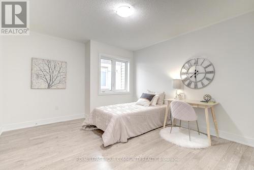 33 Kenneth Rogers Crescent, East Gwillimbury, ON - Indoor Photo Showing Bedroom