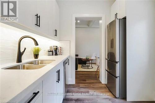 5 Florence Street, Hamilton, ON - Indoor Photo Showing Kitchen With Double Sink With Upgraded Kitchen