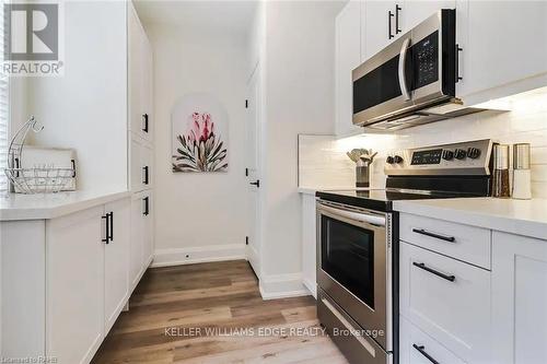 5 Florence Street, Hamilton, ON - Indoor Photo Showing Kitchen