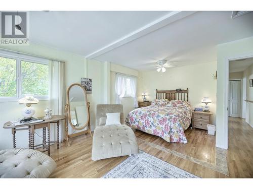 3504 62Nd Avenue, Osoyoos, BC - Indoor Photo Showing Bedroom