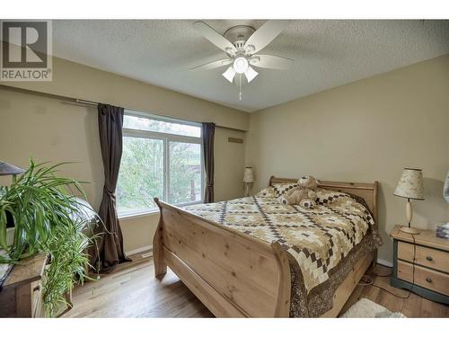 3504 62Nd Avenue, Osoyoos, BC - Indoor Photo Showing Bedroom