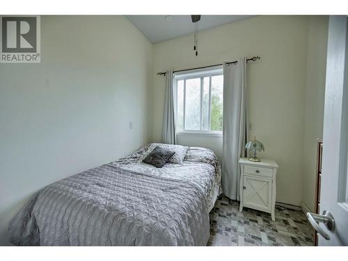 3504 62Nd Avenue, Osoyoos, BC - Indoor Photo Showing Bedroom