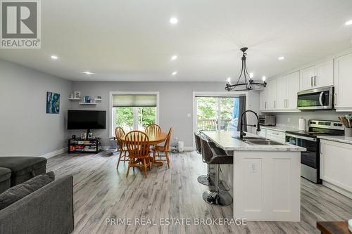 16 - 61 Vienna Road, Tillsonburg, ON - Indoor Photo Showing Kitchen With Double Sink