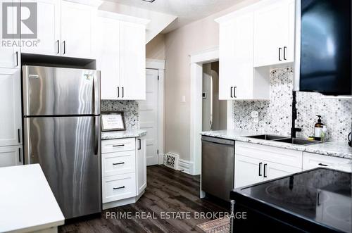 35 Yale Street, London, ON - Indoor Photo Showing Kitchen With Double Sink With Upgraded Kitchen