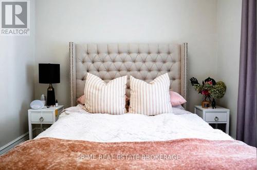 35 Yale Street, London, ON - Indoor Photo Showing Bedroom