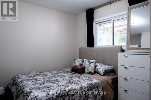 35 Yale Street, London, ON - Indoor Photo Showing Bedroom