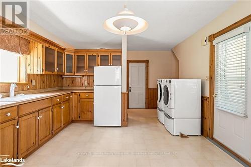 134 Highland Street, Dysart Et Al, ON - Indoor Photo Showing Laundry Room