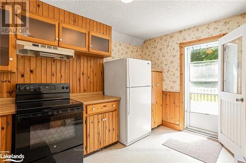 134 Highland Street, Dysart Et Al, ON - Indoor Photo Showing Kitchen