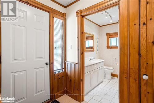 134 Highland Street, Dysart Et Al, ON - Indoor Photo Showing Bathroom