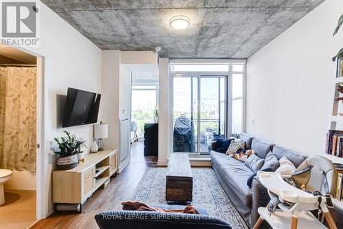 706 - 20 Gladstone Avenue, Toronto, ON - Indoor Photo Showing Living Room