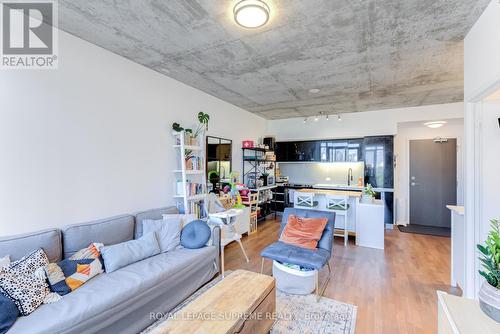 706 - 20 Gladstone Avenue, Toronto, ON - Indoor Photo Showing Living Room