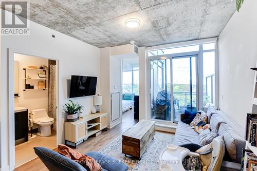 706 - 20 Gladstone Avenue, Toronto, ON - Indoor Photo Showing Living Room