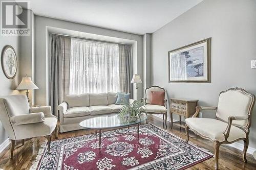 6 Christian Reesor Park Avenue, Markham, ON - Indoor Photo Showing Living Room