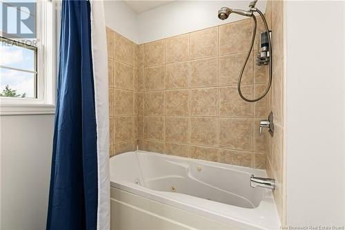 154 Logan Lane, Moncton, NB - Indoor Photo Showing Bathroom