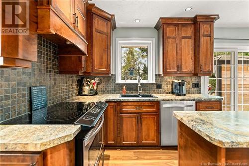 154 Logan Lane, Moncton, NB - Indoor Photo Showing Kitchen