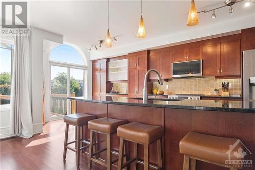 638 Pepperville Crescent, Ottawa, ON - Indoor Photo Showing Kitchen With Upgraded Kitchen