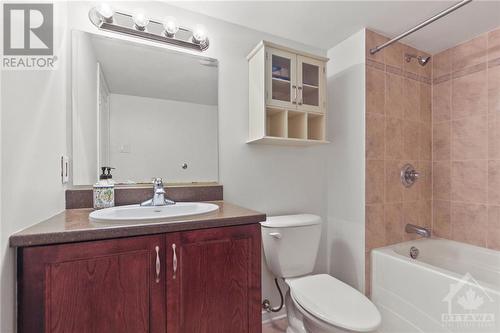 638 Pepperville Crescent, Ottawa, ON - Indoor Photo Showing Bathroom